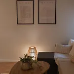 The Cozy Nest, By Jo & Key Living - Center 아파트 *