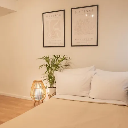 The Cozy Nest In The Center